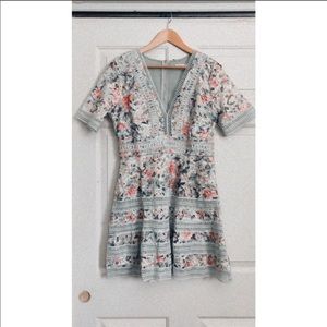 NWOT VICI L Summer Floral Dress